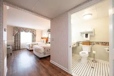 Accessible Standard Room HAND 2