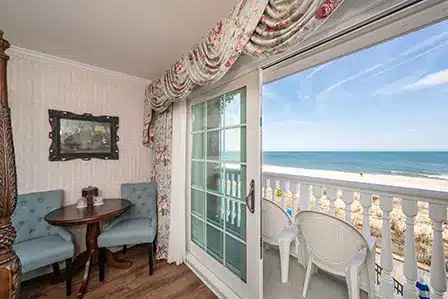 Ocean Front Deluxe OFDX sit balcony