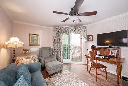 Ocean View Deluxe OVDX sitting room 1