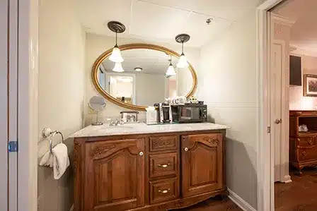 Ocean View Suite OVSU vanity closed